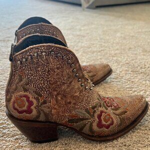 Western booties with flowers and silver metal beads, Size 7.5 by Old Gringo
